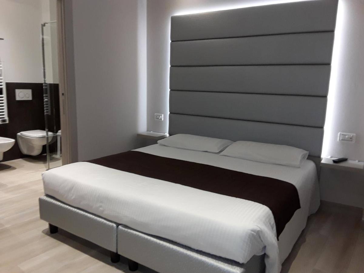 Hotel Danieli La Castellana Lago Di Garda Brenzone sul Garda Ngoại thất bức ảnh