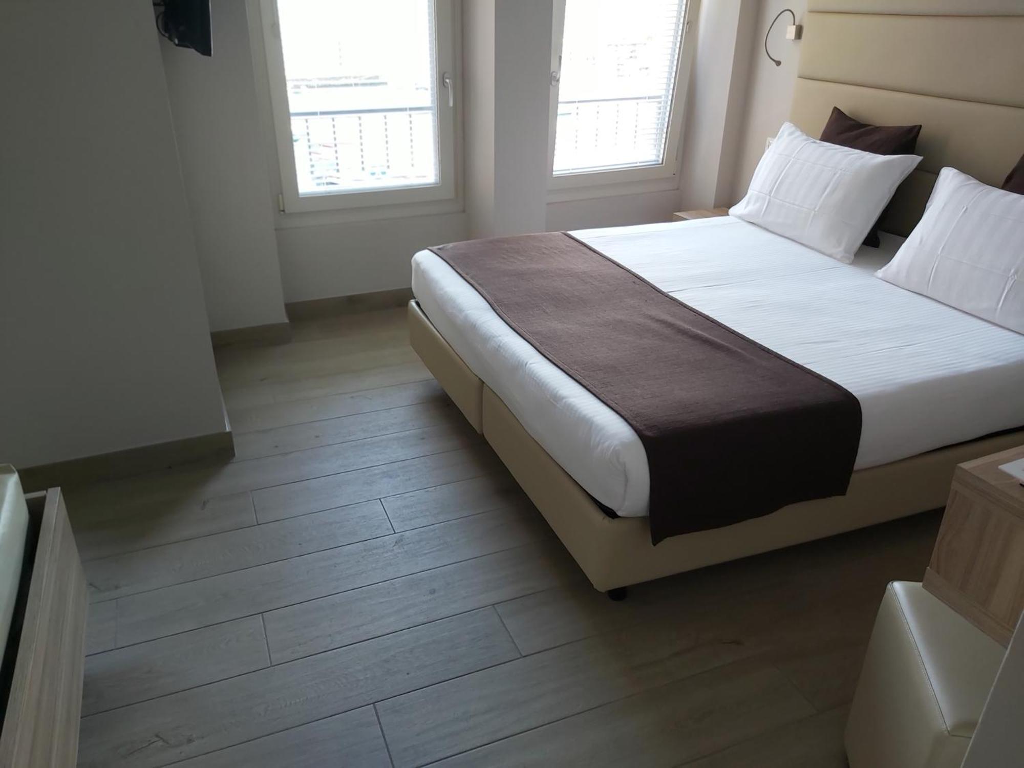 Hotel Danieli La Castellana Lago Di Garda Brenzone sul Garda Ngoại thất bức ảnh